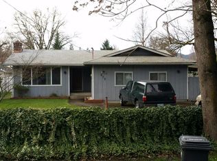 672 Sunset Way, Grants Pass, OR 97527