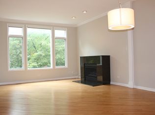 2755 N Bosworth Ave, Chicago, IL 60614