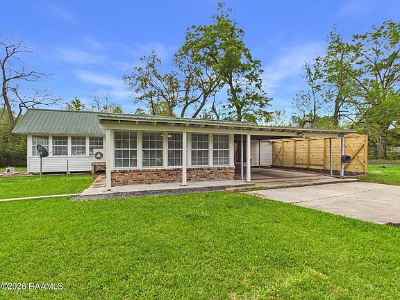 2nd image of 6235 Woodlawn Rd