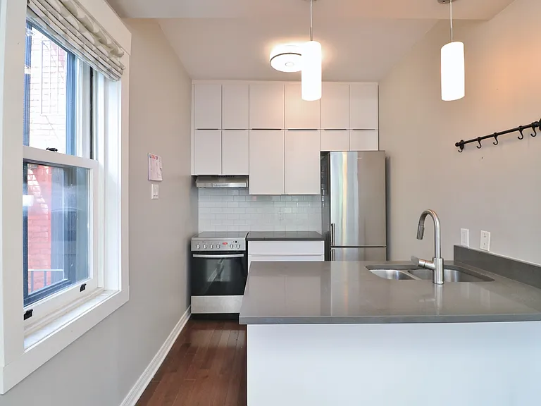 16 Sweetland Ave #3 — Photo 7