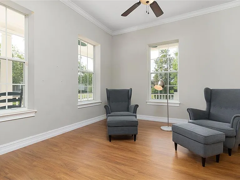 216 Eastpark Dr — Photo 17