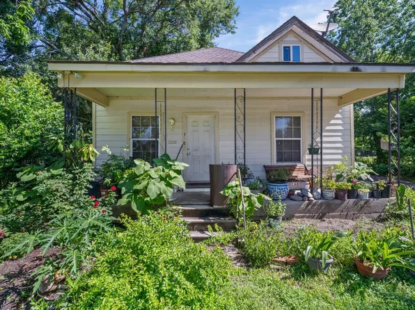 320 Eichwurzel Ln, Houston, TX 77009