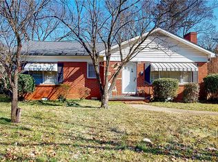 1032 Dresden Dr W, Charlotte, NC 28205