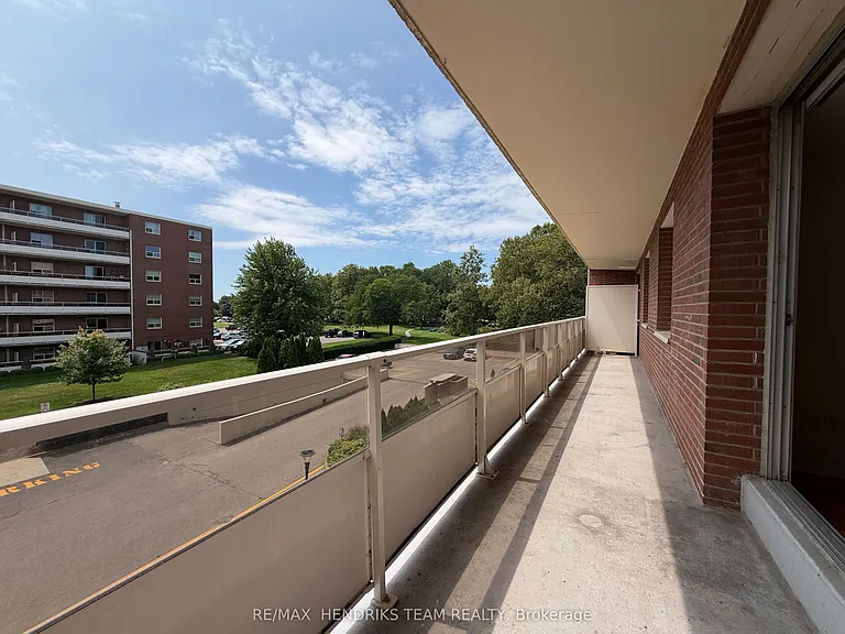49 Leaside Dr #303 — Photo 13