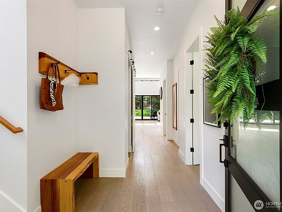2nd image of 26237 SE Black Nugget Road