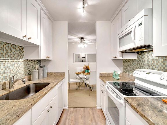 4th image of 2226 Shelter Creek Ln