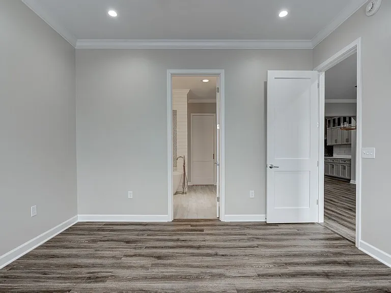 160 Morrow Ave #208 — Photo 8