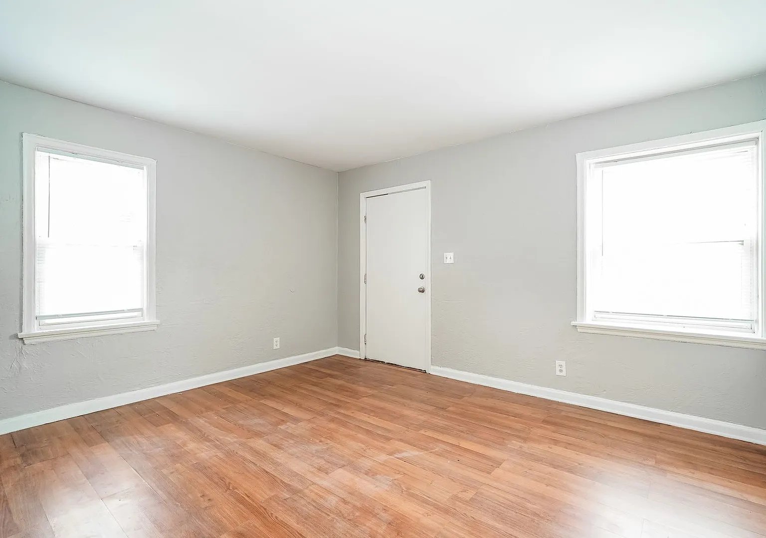 1732-1734 E Whittier Street — Photo 2