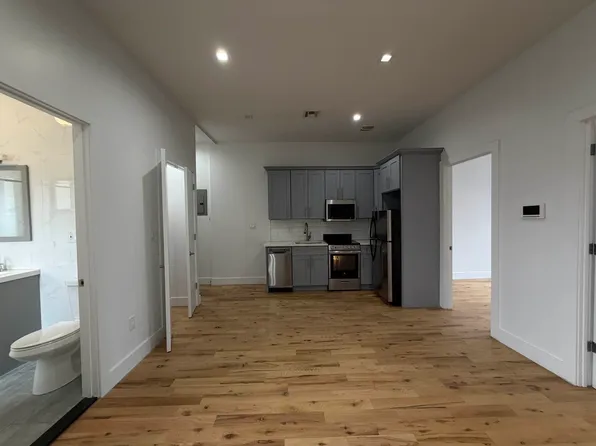 172 Veronica Place image 1 of 12