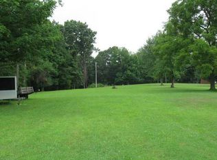 1069 Middletown Rd, New Stanton, PA 15672