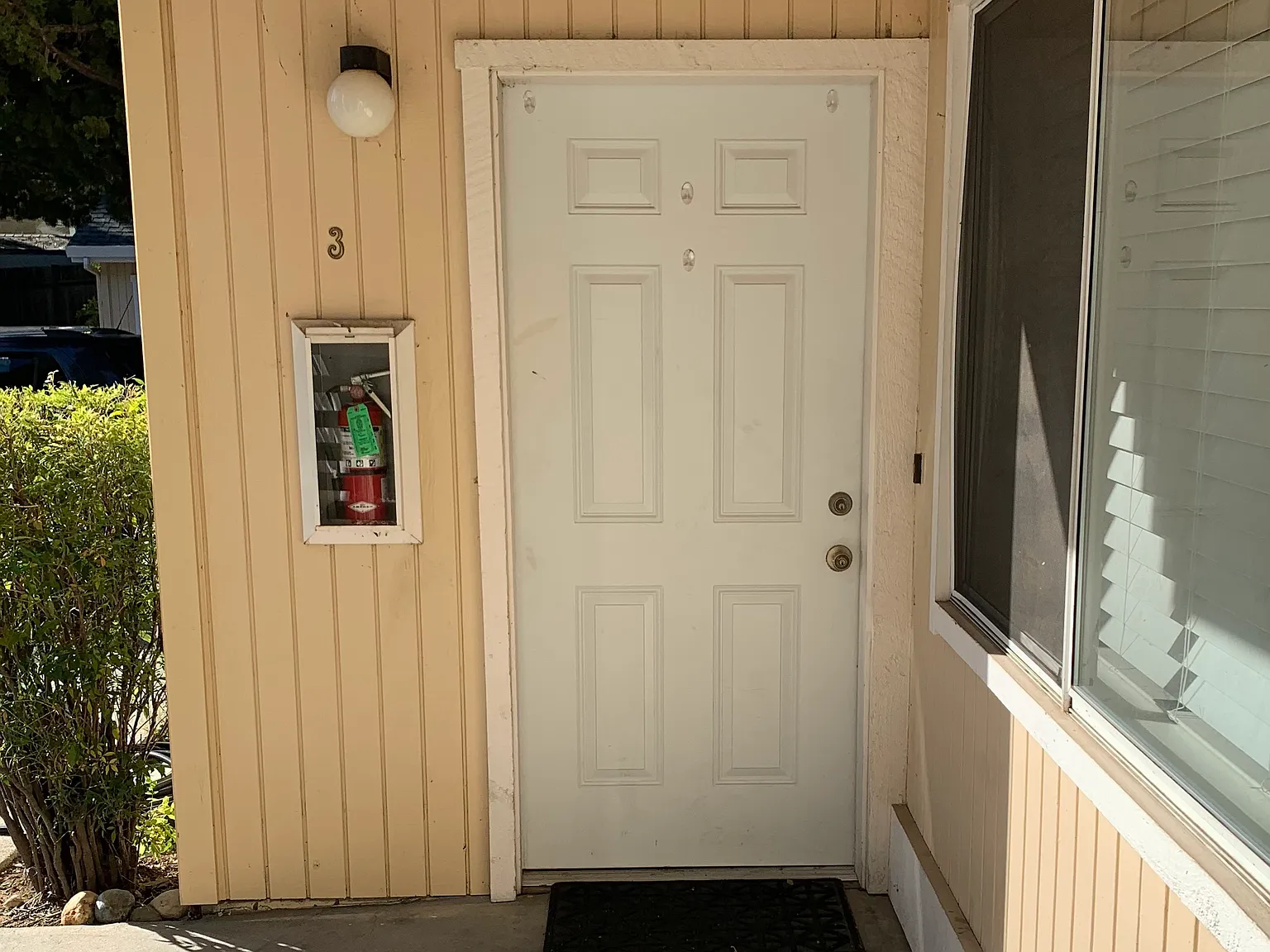 663 Whiting St — Photo 3