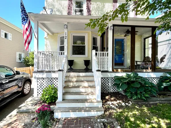 12 Bedlow Ave, Newport, RI 02840