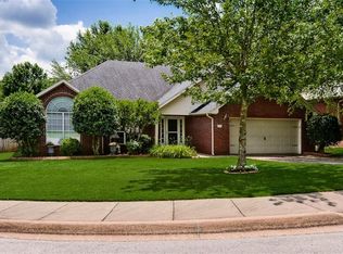 2653 E Dewberry Ct, Fayetteville, AR 72701