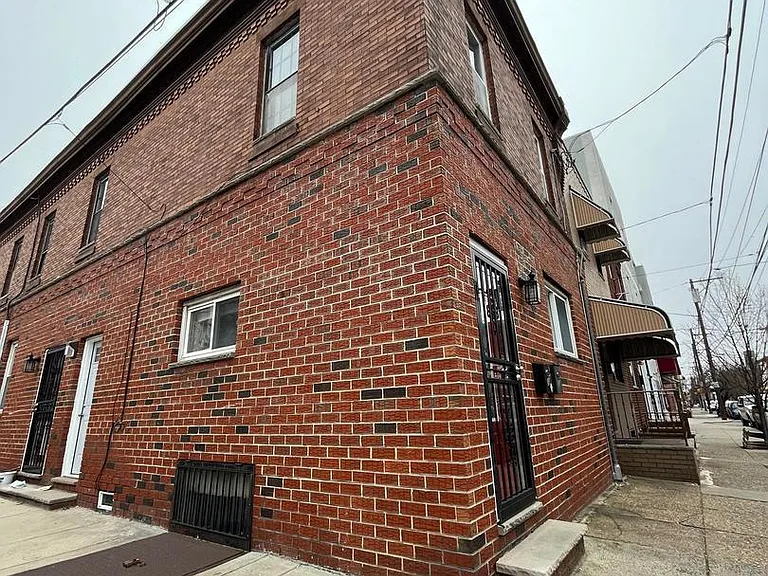 1208 Mifflin St #2 — Photo 1