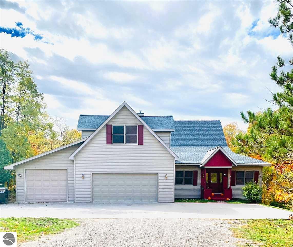 8564 Maple City Hwy, Lake Ann, MI 49650 Zillow