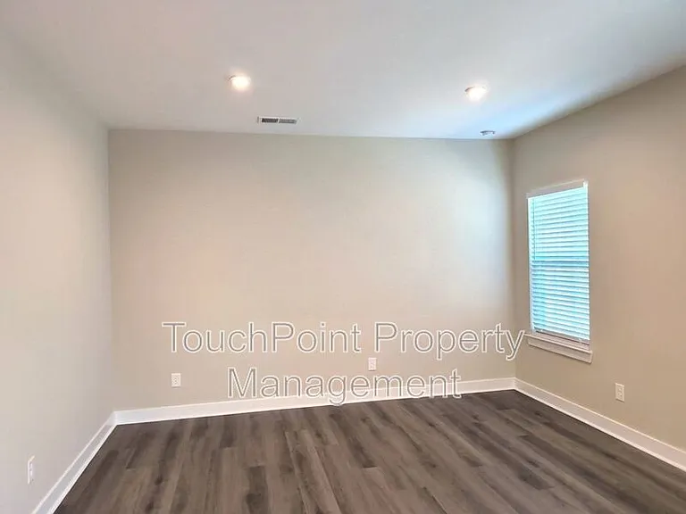 1208 Hinson Forest Rd — Photo 6