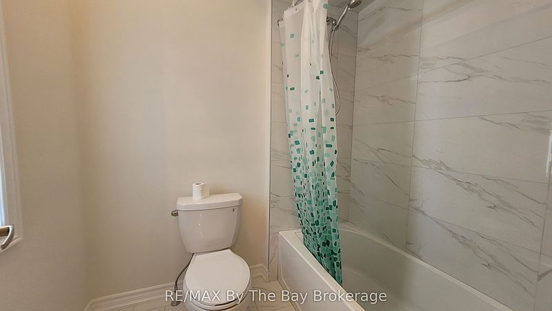 Wasaga Beach House for rent - 4 Bedrooms — photo 28