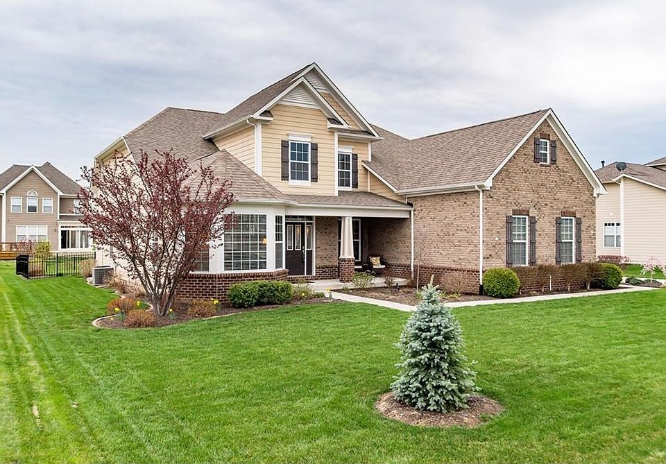 Pristine Carmel home!  Move in ready!