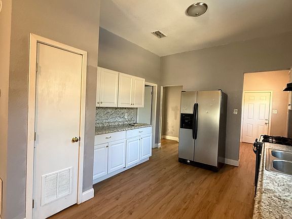 4th image of 602 W Walcott Ave