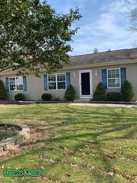 3 bed, 1144 sqft, $1,975 — Photo 1