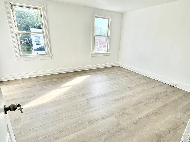 126 Poplar St — Photo 11