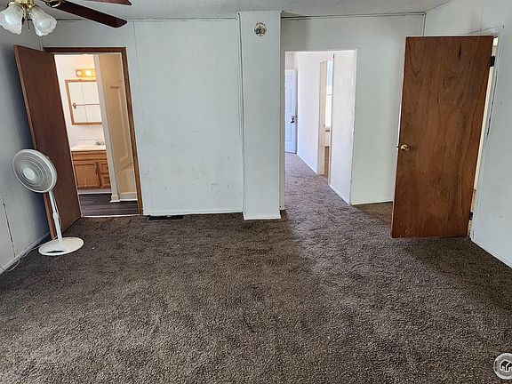 3rd image of 303 S 2nd St