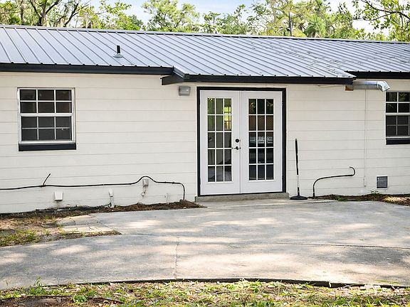 3rd image of 7451 Crill Ave