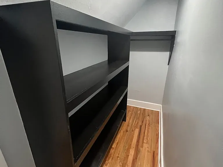 113 Lloyd — Photo 18
