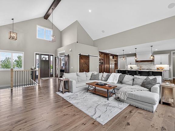 3rd image of 2412 Kilarney Way
