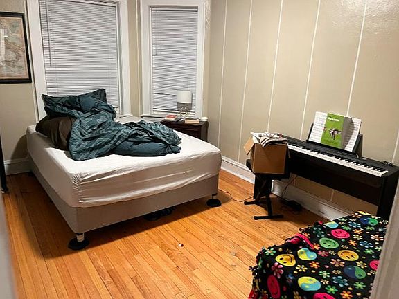 3rd image of 6215 N Paulina St #1