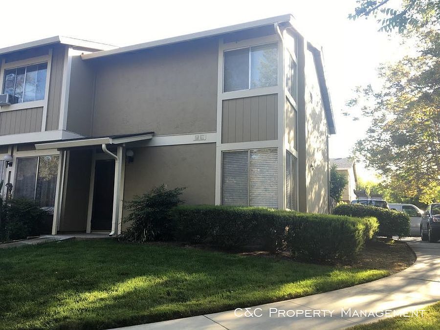 1st image of 941 Summerside Dr