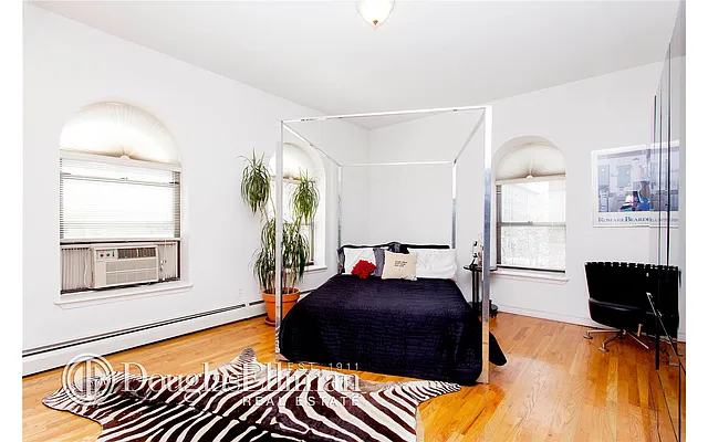 Sold by Douglas Elliman | media 17