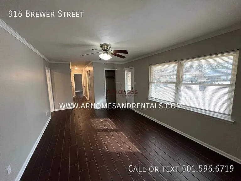 916 Brewer St — Photo 2
