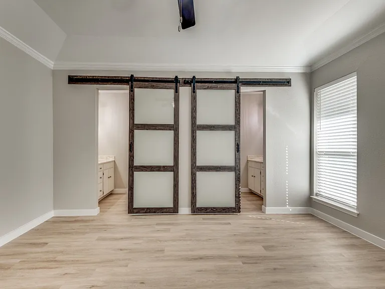 2020 Normandy Dr — Photo 16
