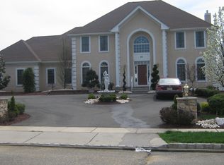 21 Green Springs Way, Freehold, NJ 07728