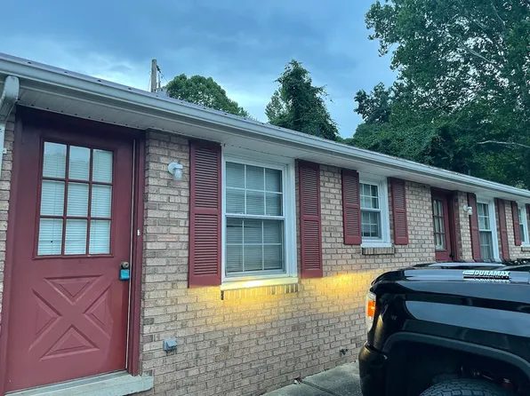 Cross Lanes Apartments, 5279 & 5281 Walnut Valley Dr #3, Charleston, WV 25313