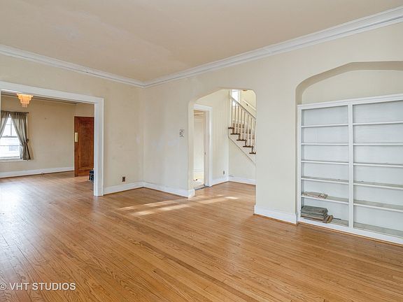 5th image of 15 N Lewis Ave