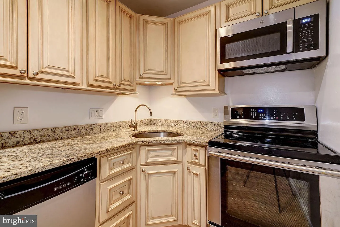 1 bed, 680 sqft, $2,800 — Photo 4