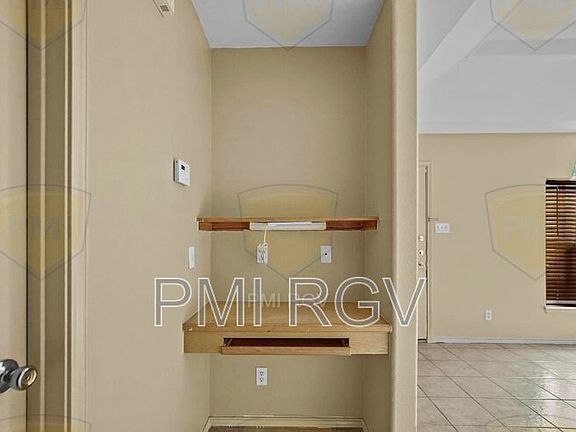 5th image of 703 La Mancha Dr Unit 3