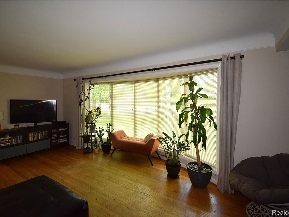 53620 Odilon Ave, photo 5