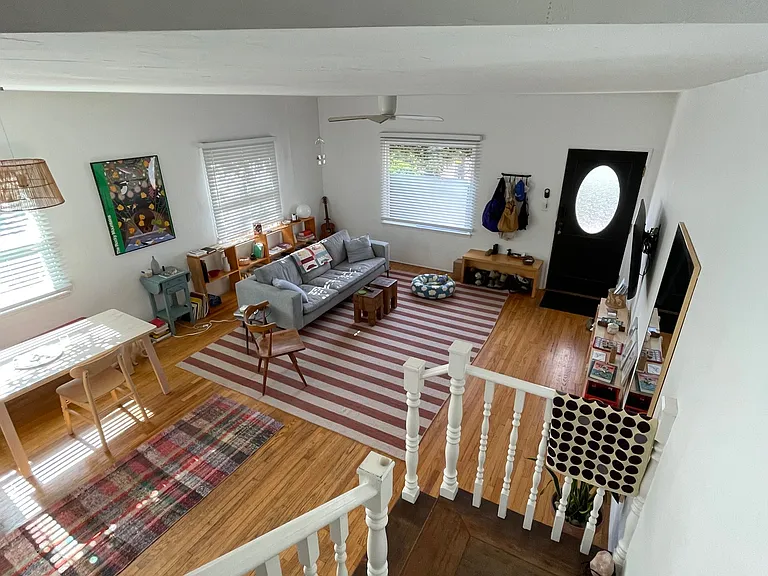 819 W Mission St — Photo 2