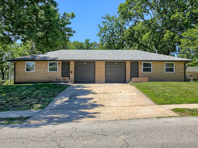 1200 N Osage St — Photo 1