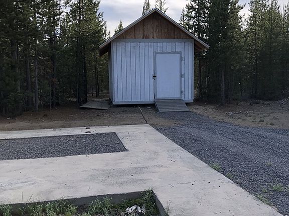 5th image of 124356 Adell Ct
