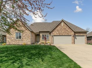 2405 E Olde Ivy St, Springfield, MO 65804