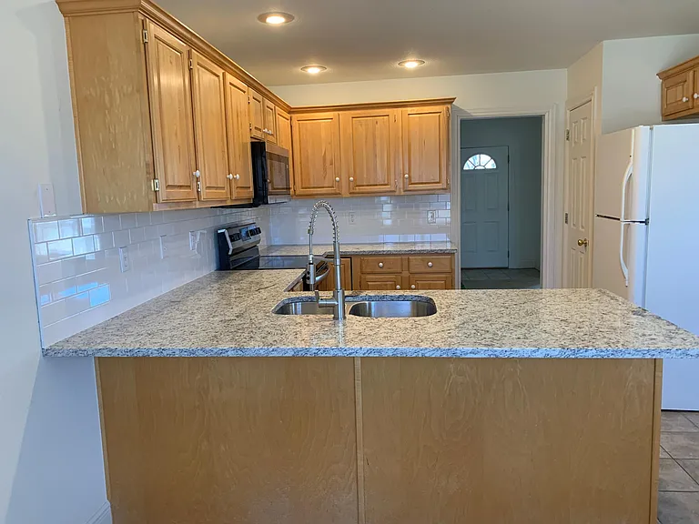 702 Tunbridge Dr — Photo 9