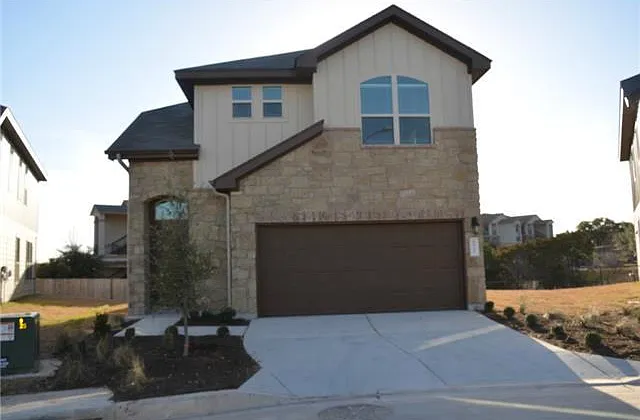 3 bed, 2.5 bath, 1937 sqft, $2,450 — Photo 1