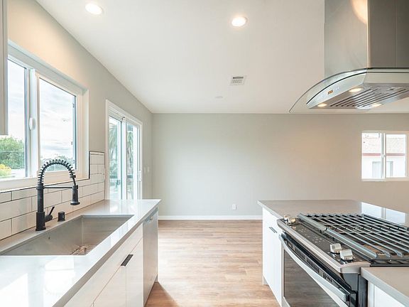 4th image of 5847 Willoughby Ave #5A