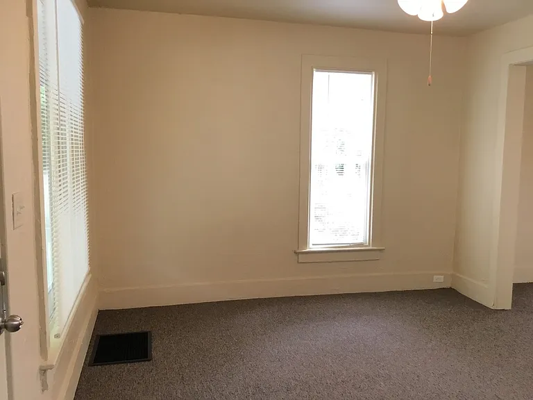 618 S 8th St — Photo 17