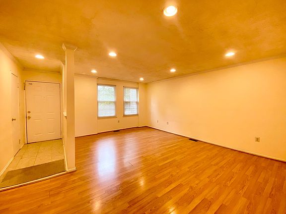 3rd image of 7518 Indian Hills Dr