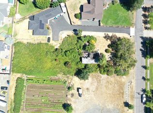 1414 Shady Ln, Grants Pass, OR 97527